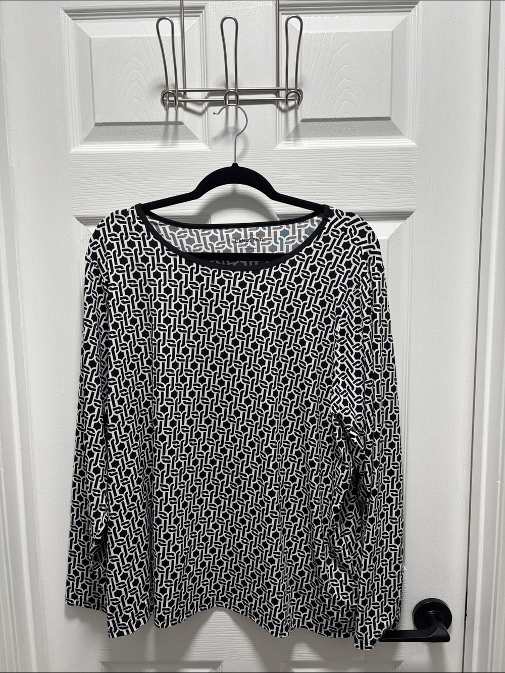 Lands' End Black and White Geometric Long-Sleeve shirt with very small flaw.